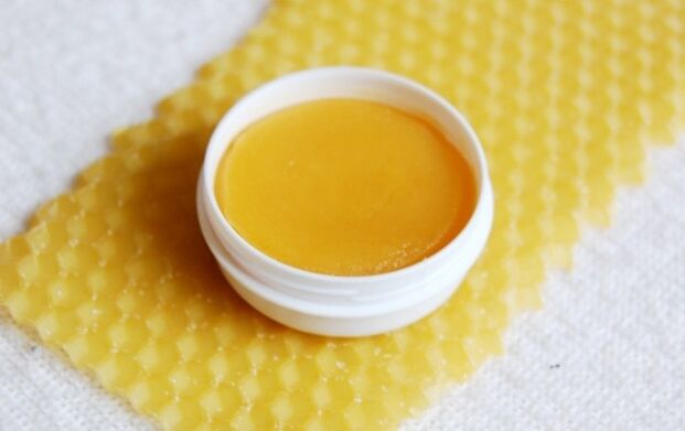 oil and egg ointment for the treatment of osteochondrosis of the neck