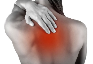 causes of pain in the shoulder blade